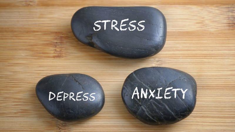 Top 5 Devastating Heartbreak Effects On Your Body Top 5 Devastating Heartbreak Effects On Your Body